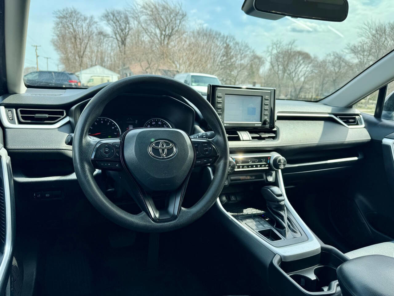Used 2020 Toyota RAV4 XLE image 20