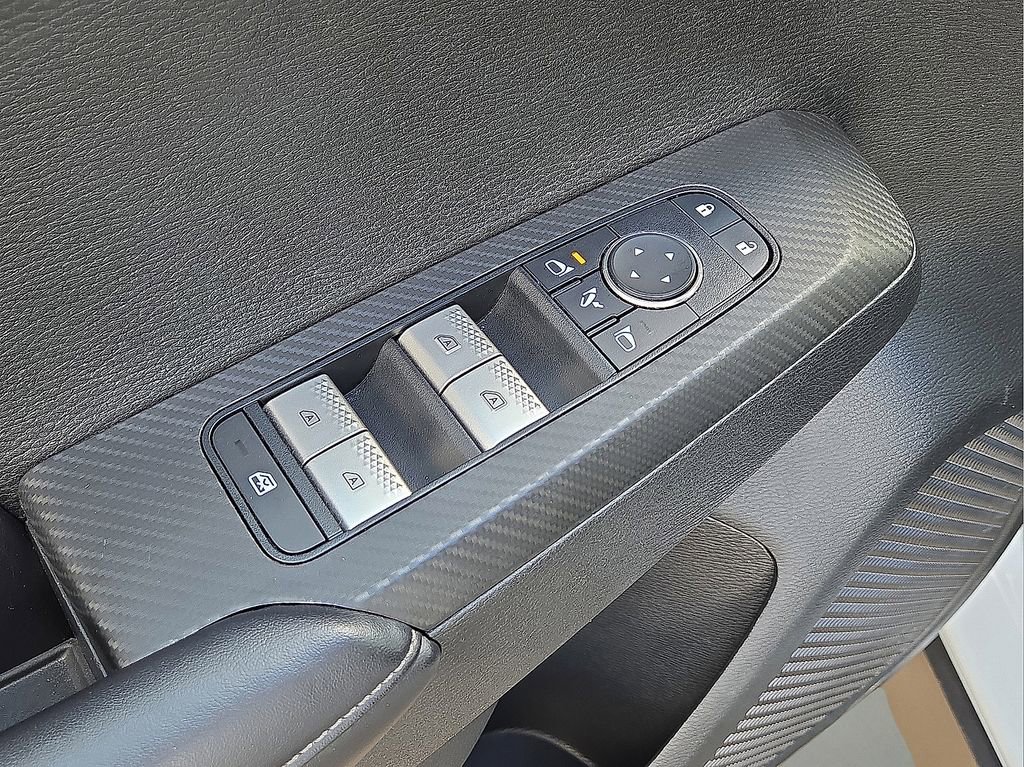 Used 2023 Mitsubishi Outlander SE image 22