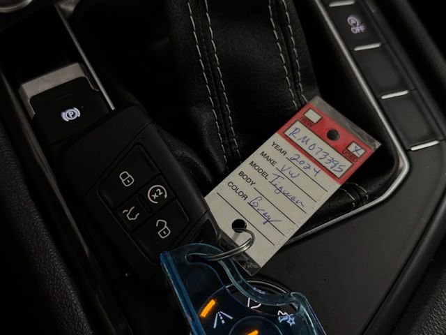 Used 2024 Volkswagen Tiguan SE image 34