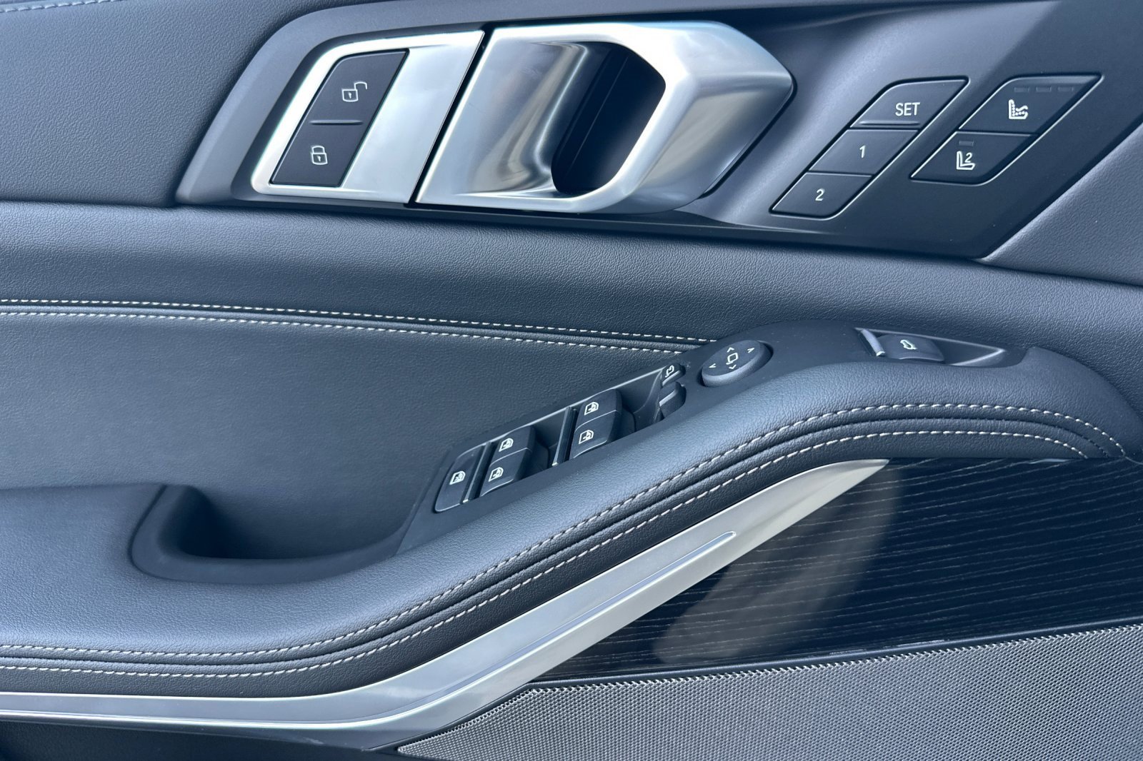 New 2026 BMW X5 xDrive40i image 8