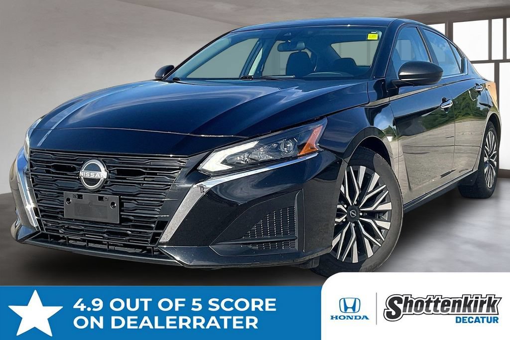 Used 2025 Nissan Altima 2.5 SV FWD image 1
