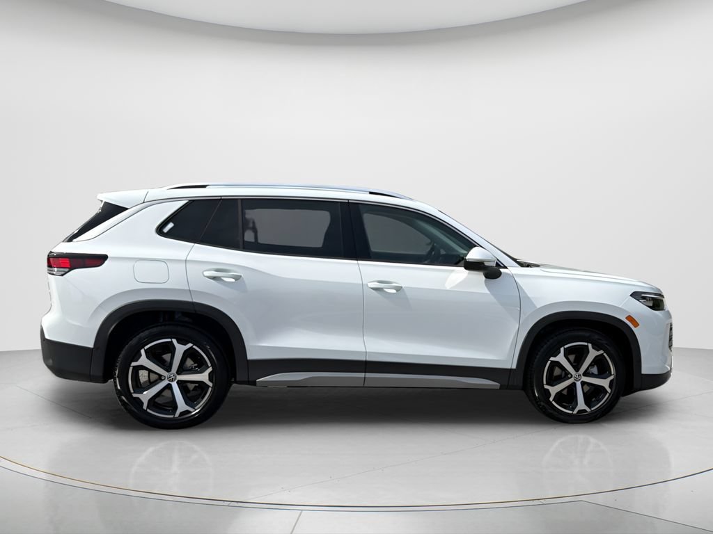 New 2026 Volkswagen Tiguan SE FWD image 4