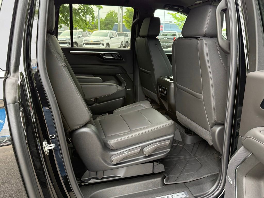 New 2026 Chevrolet Suburban LT w/ Comfort Package AWD/4WD image 15