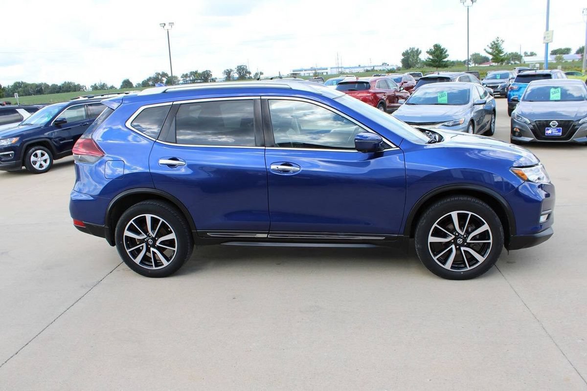 Used 2019 Nissan Rogue SL w/ Premium Package AWD/4WD image 4