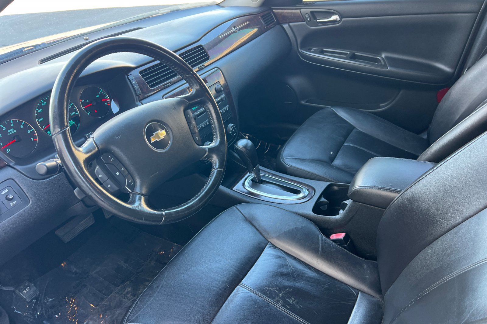 Used 2014 Chevrolet Impala LTZ FWD image 12