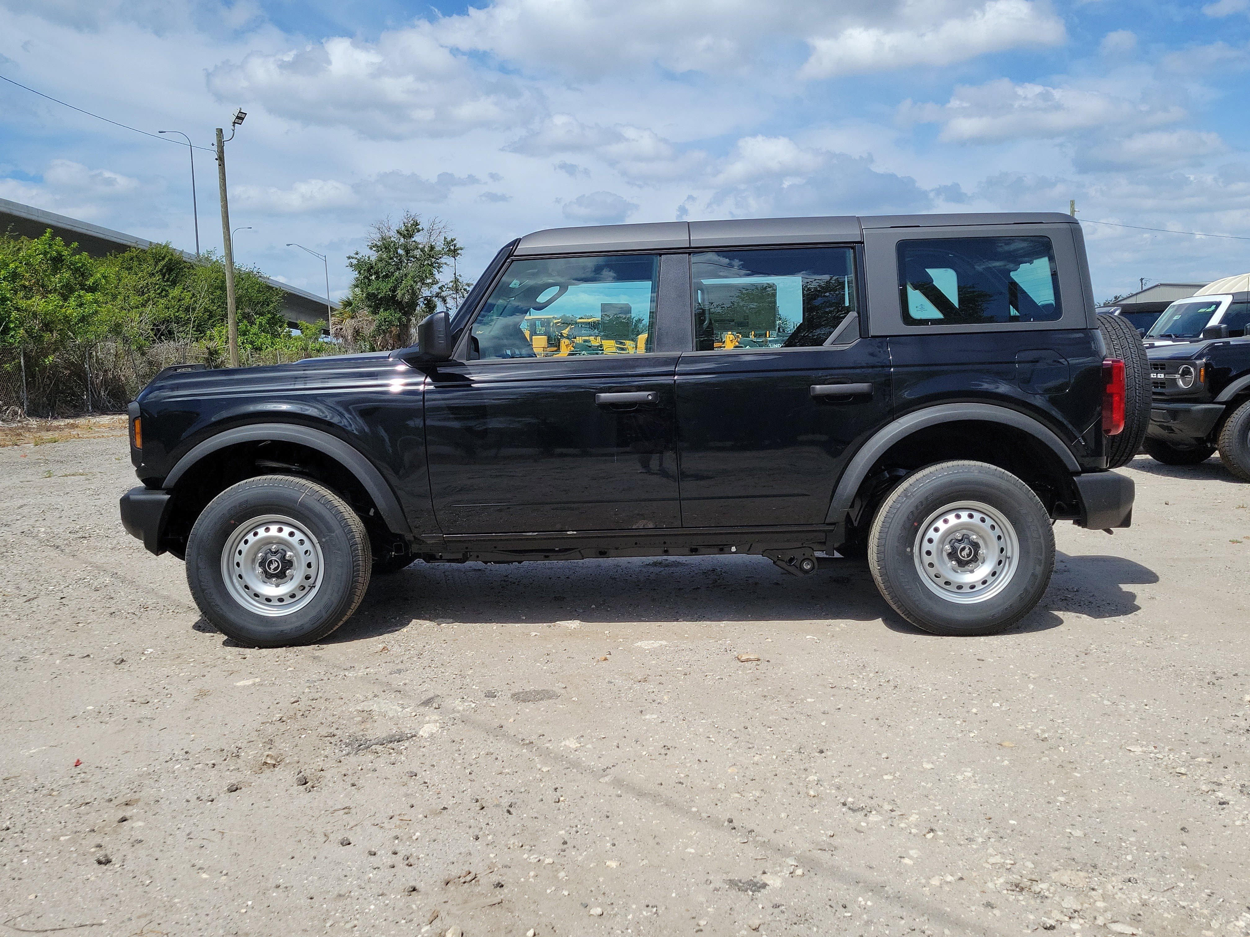 New 2026 Ford Bronco 4-Door AWD/4WD image 7