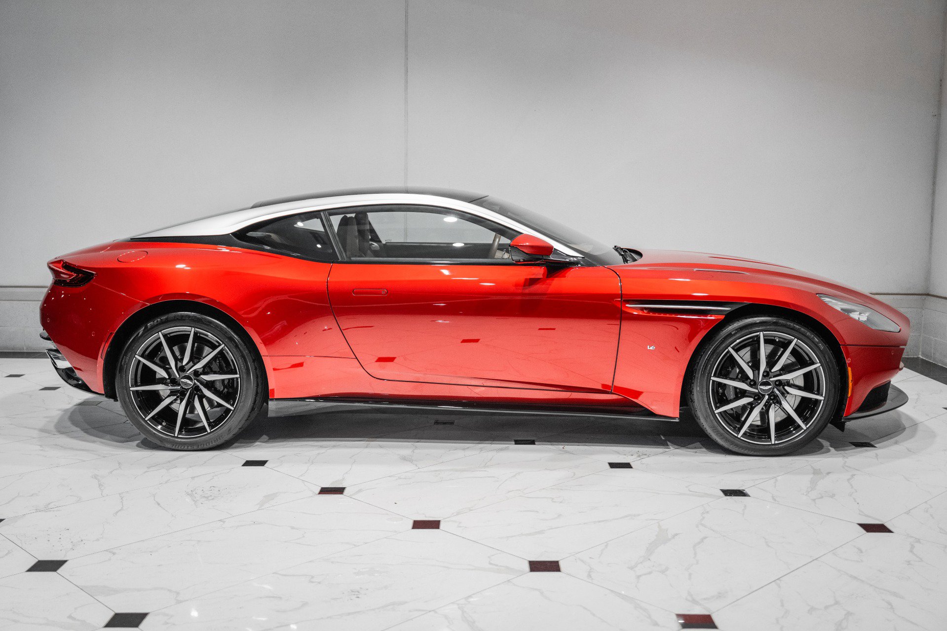 Used 2017 Aston Martin DB11 V12 image 41