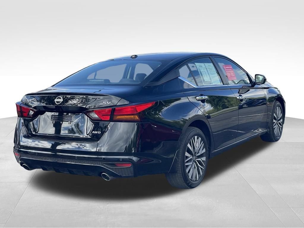 Certified 2024 Nissan Altima 2.5 SV w/ SV Premium Package AWD/4WD image 5