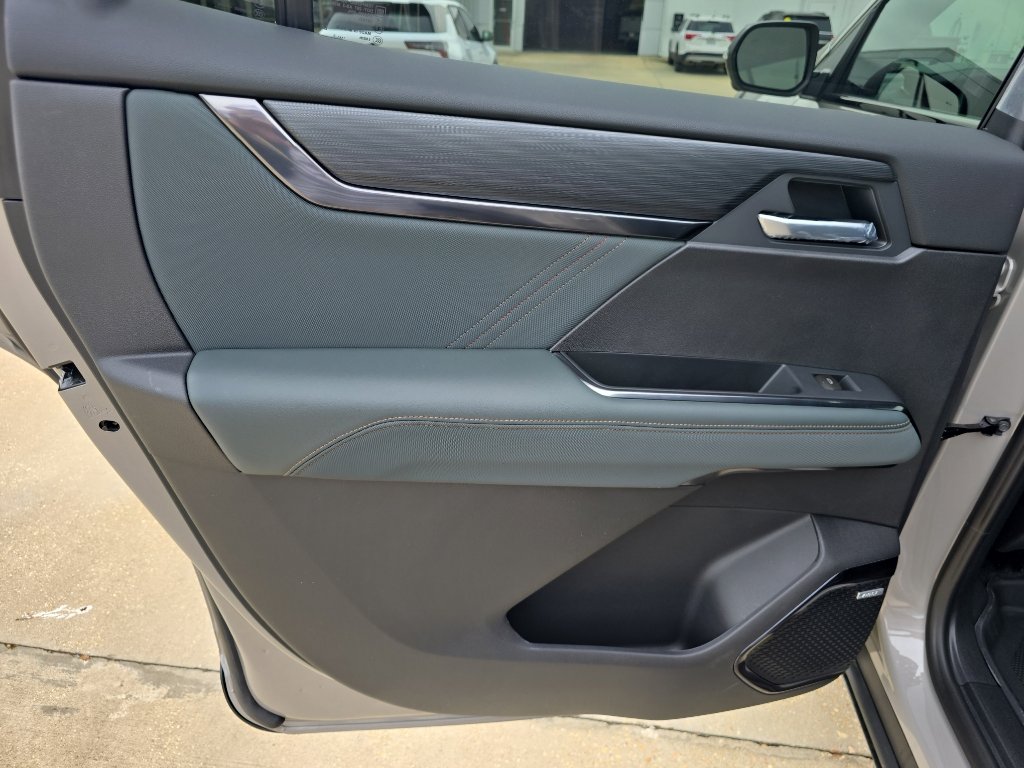 New 2026 GMC Acadia AT4 w/ LPO, Floor Liner Package AWD/4WD image 11
