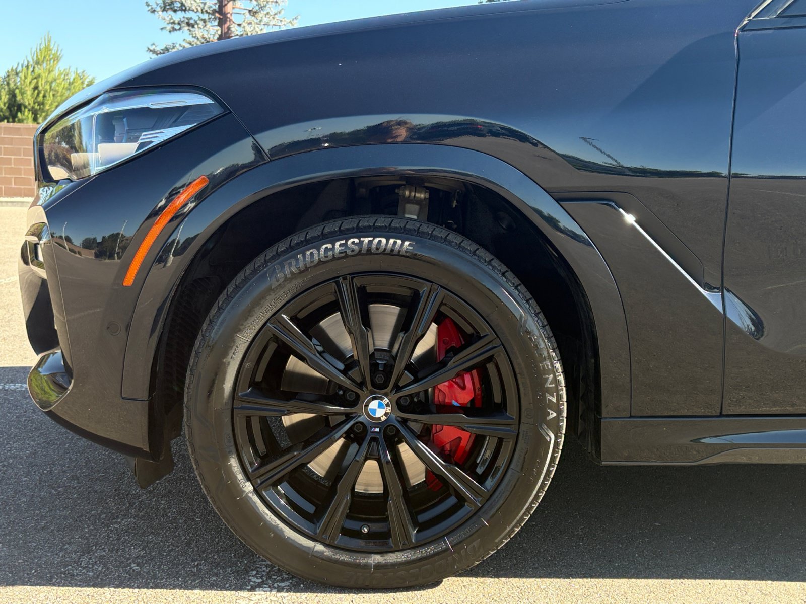 Used 2021 BMW X6 M50i w/ Dynamic Handling Package AWD/4WD image 11