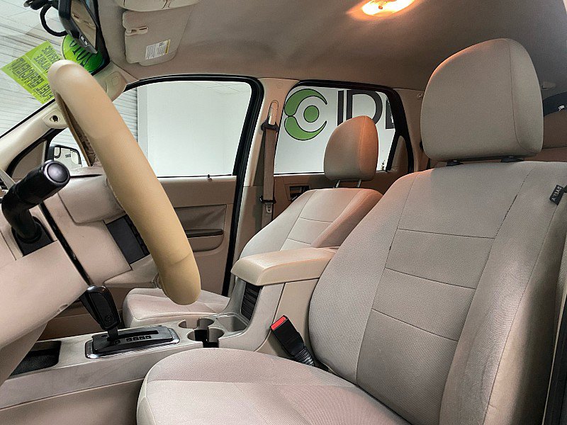 Used 2010 Ford Escape XLT image 9