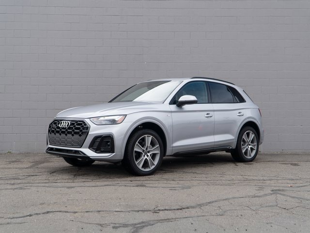 Certified 2025 Audi Q5 2.0T Premium w/ Convenience Plus Package image 1