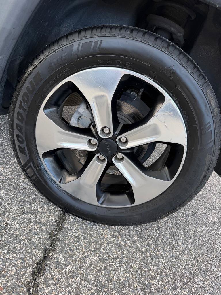 Used 2018 Jeep Compass Latitude w/ Popular Equipment Group AWD/4WD image 34