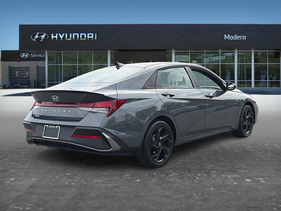New 2026 Hyundai Elantra SEL Sport FWD image 3