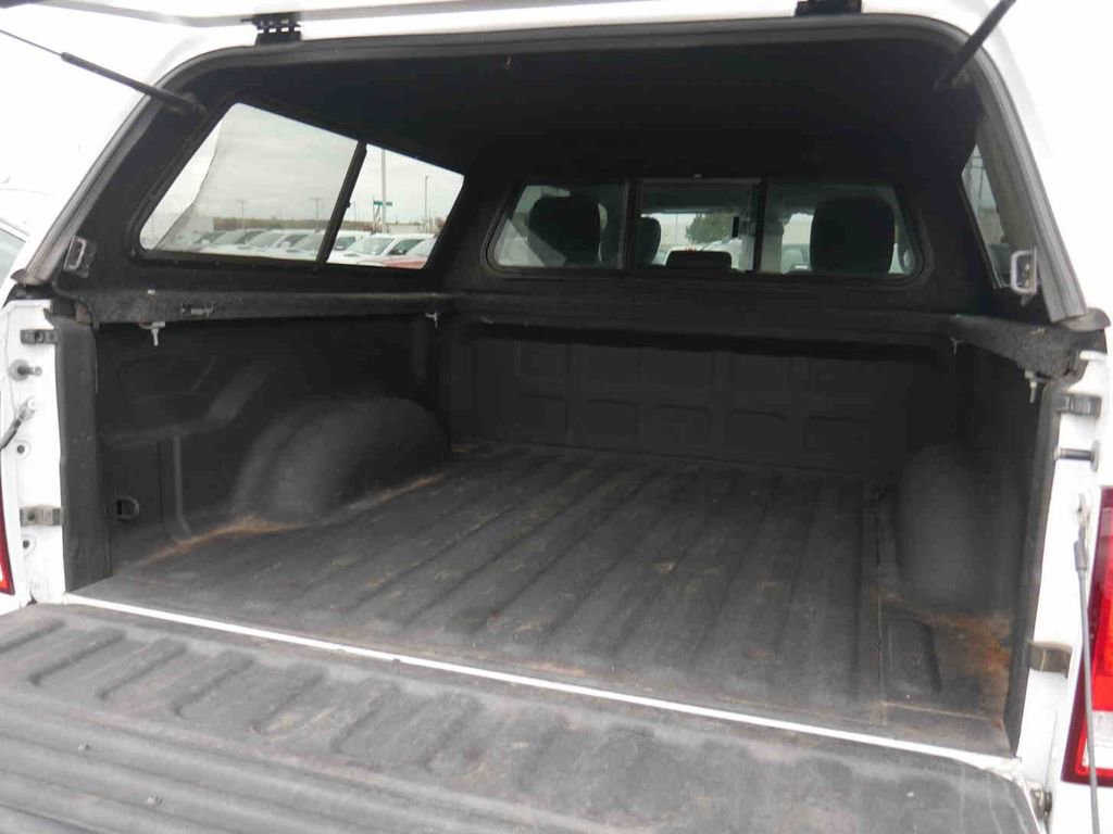 Used 2018 RAM 1500 SLT image 10