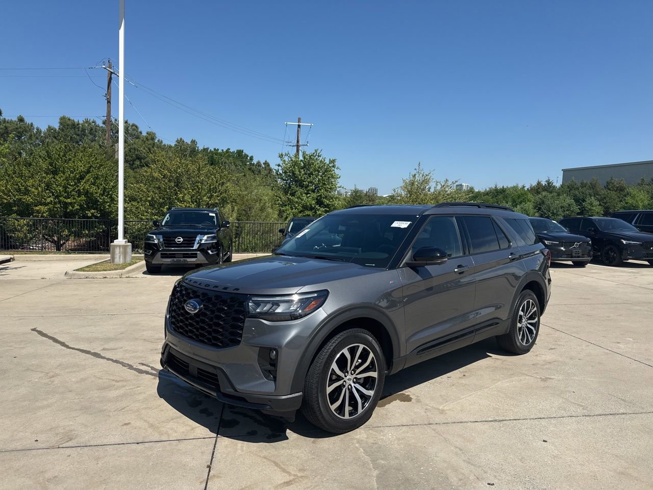 Used 2025 Ford Explorer ST-Line image 1