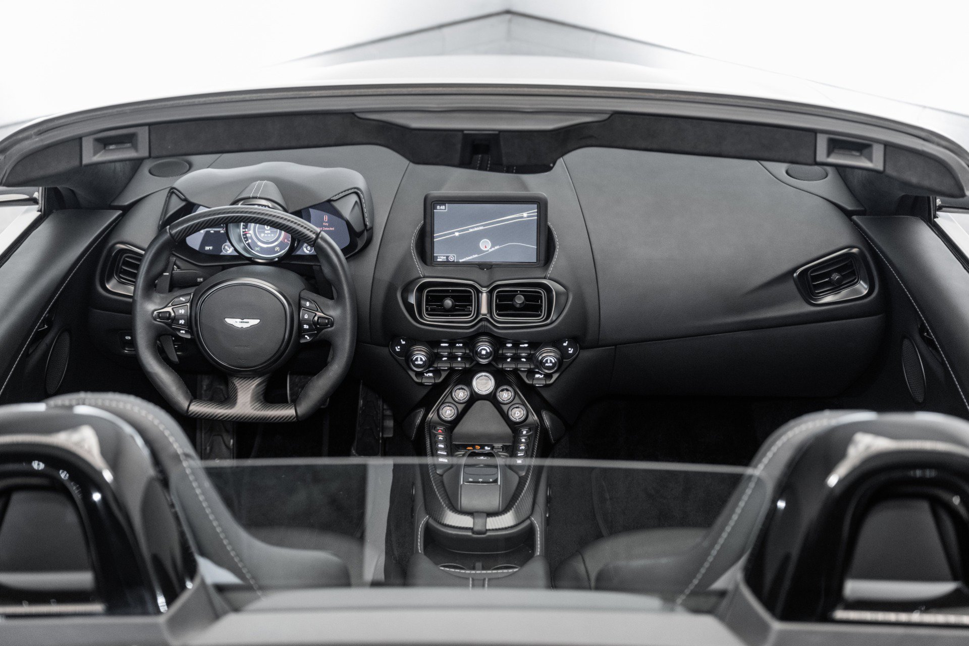 Used 2023 Aston Martin V8 Vantage Roadster image 15