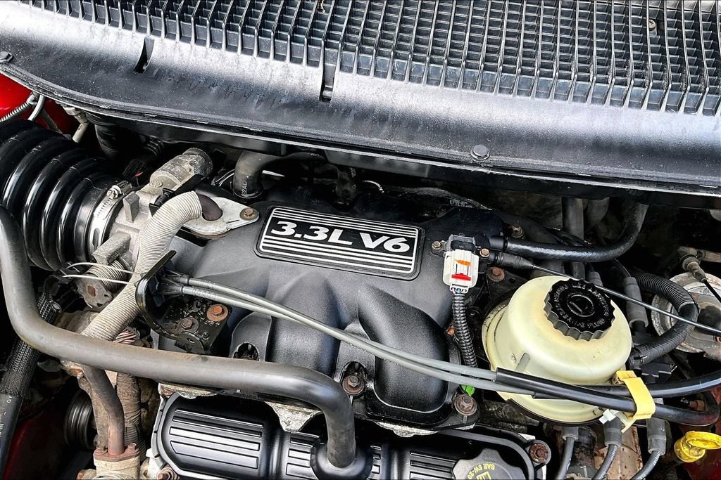 Used 2005 Chrysler Town & Country w/ Popular Equipment Group I FWD image 29