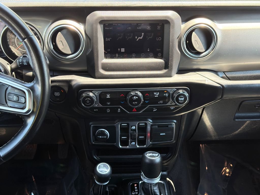 Used 2020 Jeep Wrangler Unlimited Sahara AWD/4WD image 18