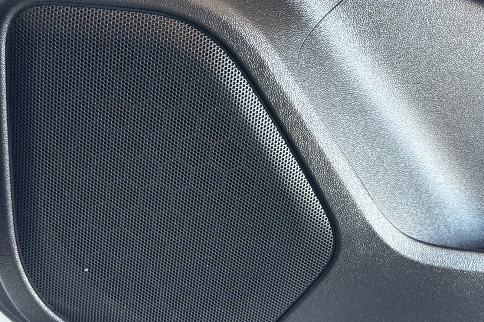 Used 2019 GMC Acadia SLE image 24