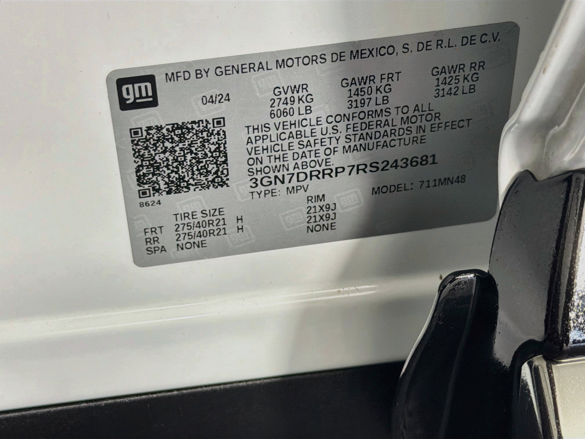 Used 2024 Chevrolet Equinox EV RS w/ Active Safety Package 3 FWD image 12