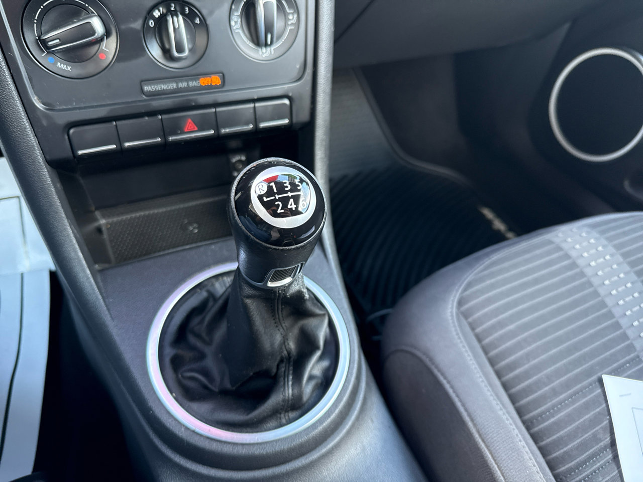 Used 2012 Volkswagen Beetle 2.0T image 17