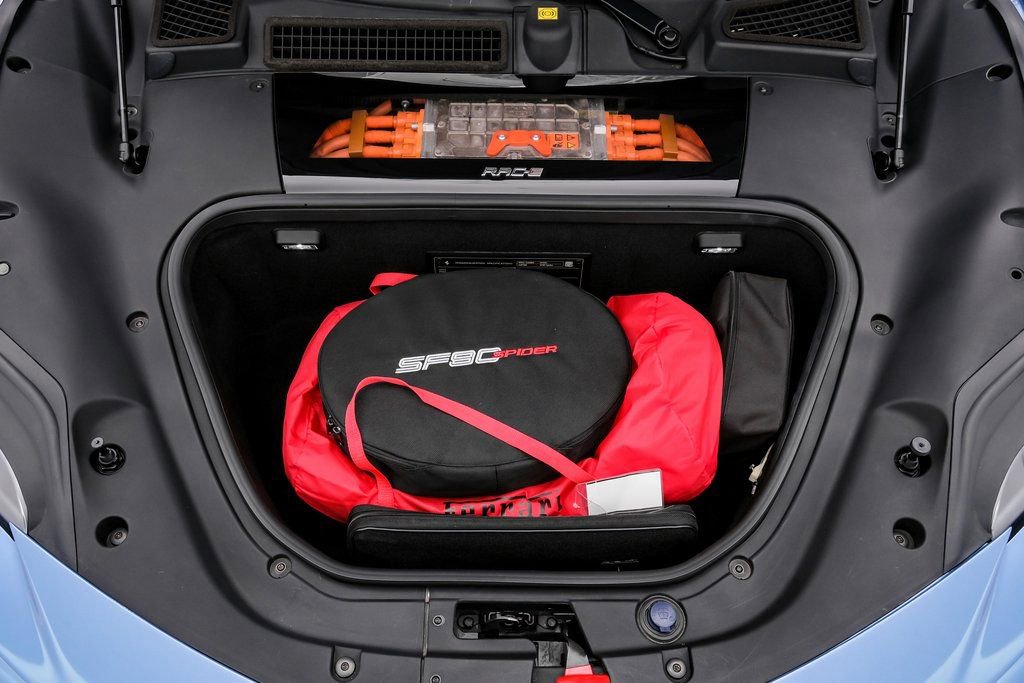 Used 2022 Ferrari SF90 Spider image 59