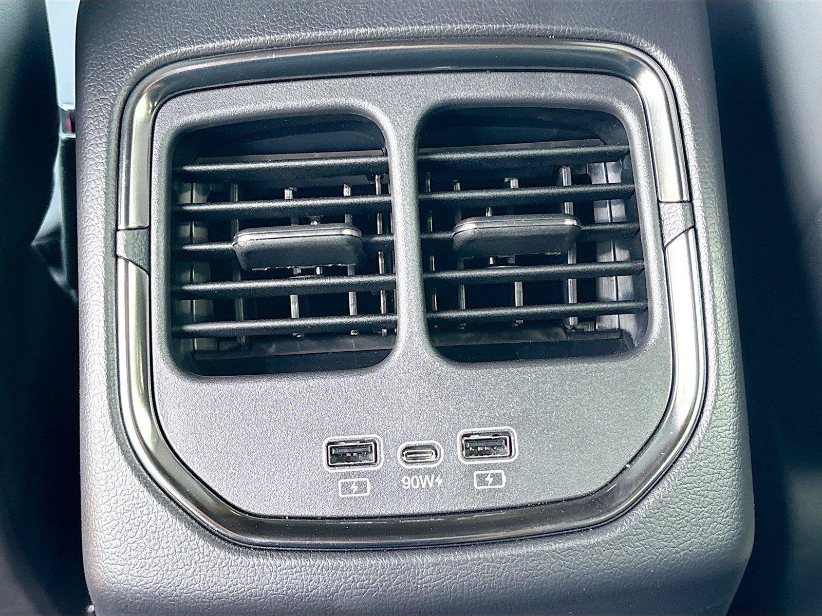 New 2025 VinFast VF 8 Plus AWD/4WD image 25