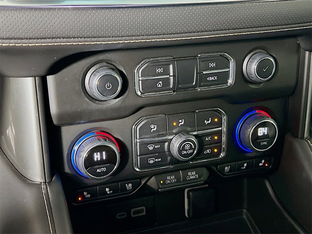 Used 2023 Chevrolet Suburban Premier image 15