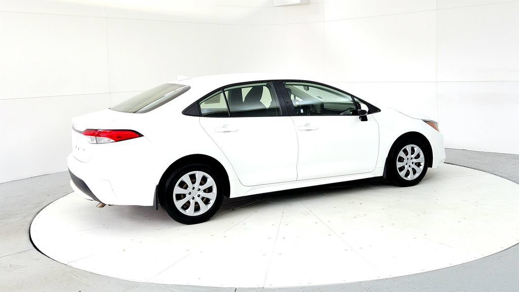 Certified 2022 Toyota Corolla LE FWD image 6