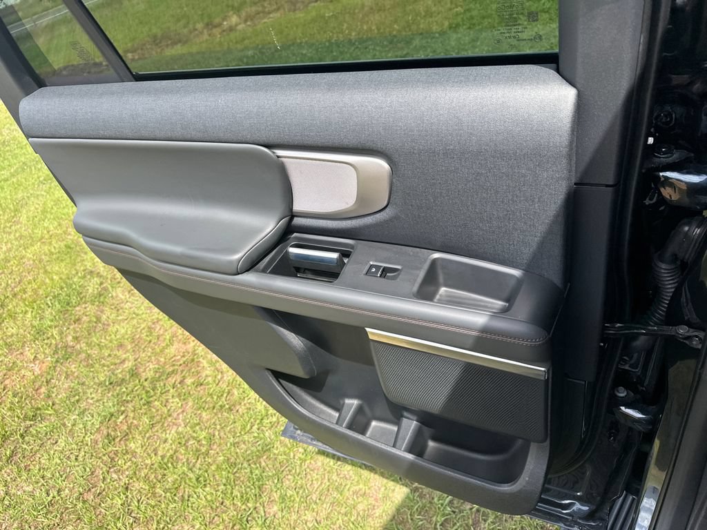 Certified 2025 Ford Expedition Active AWD/4WD image 23