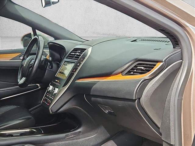 Used 2018 Lincoln MKC Select w/ Select Plus Package FWD image 17