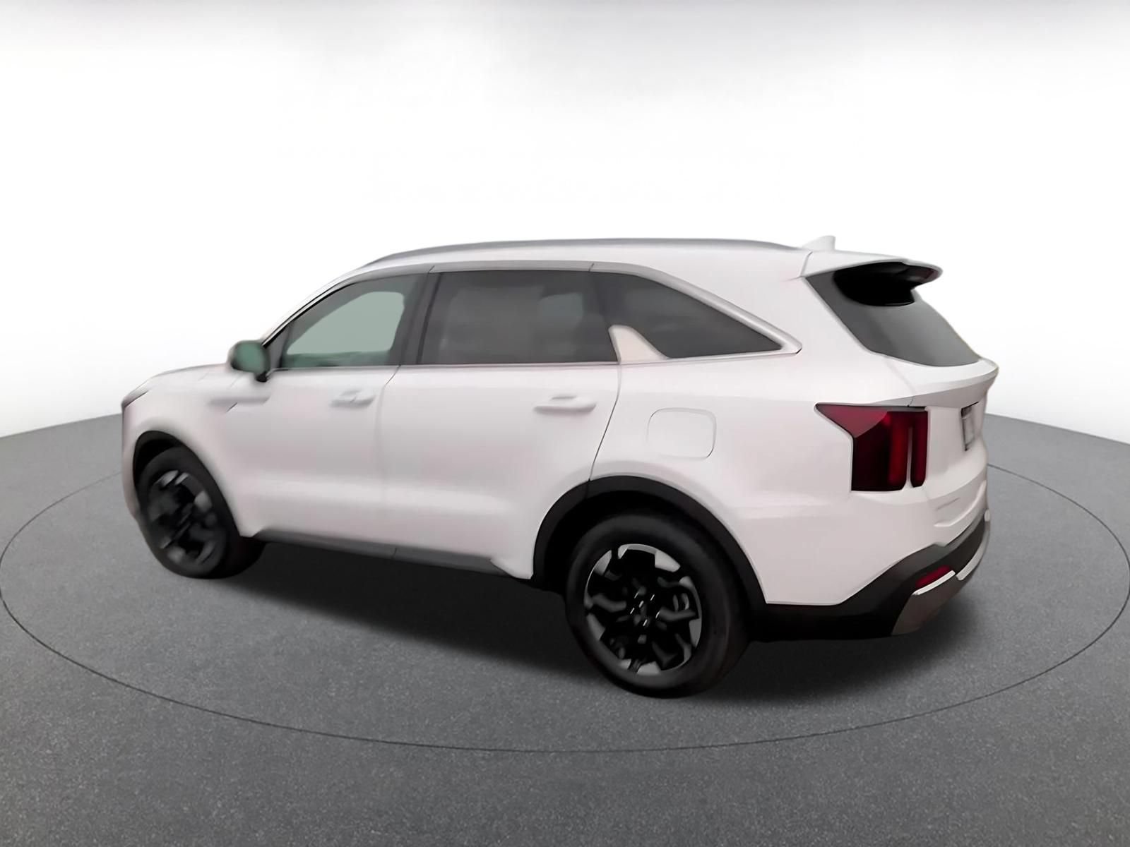 Used 2024 Kia Sorento S FWD image 9