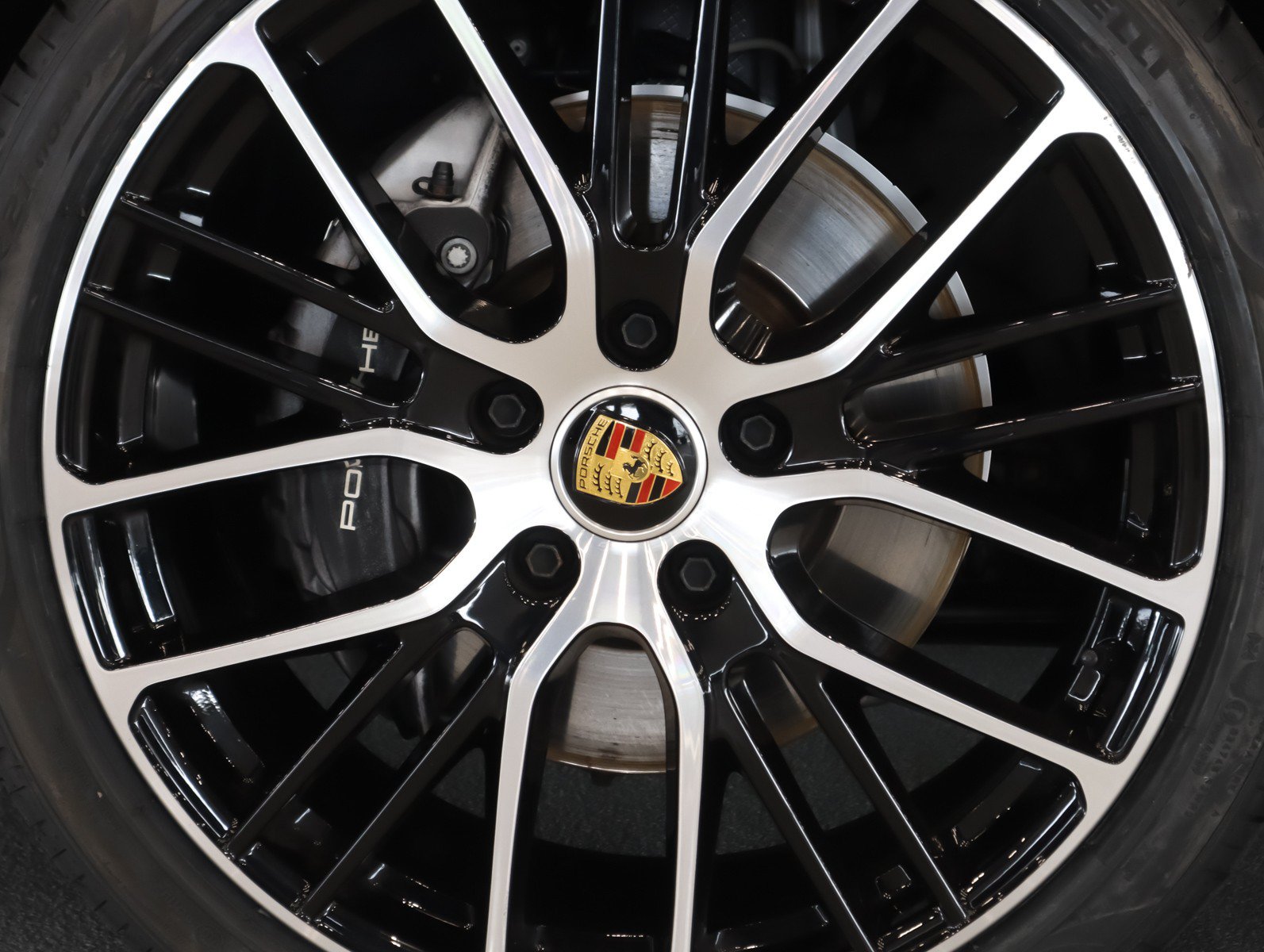 Certified 2023 Porsche Panamera Platinum Edition RWD image 33