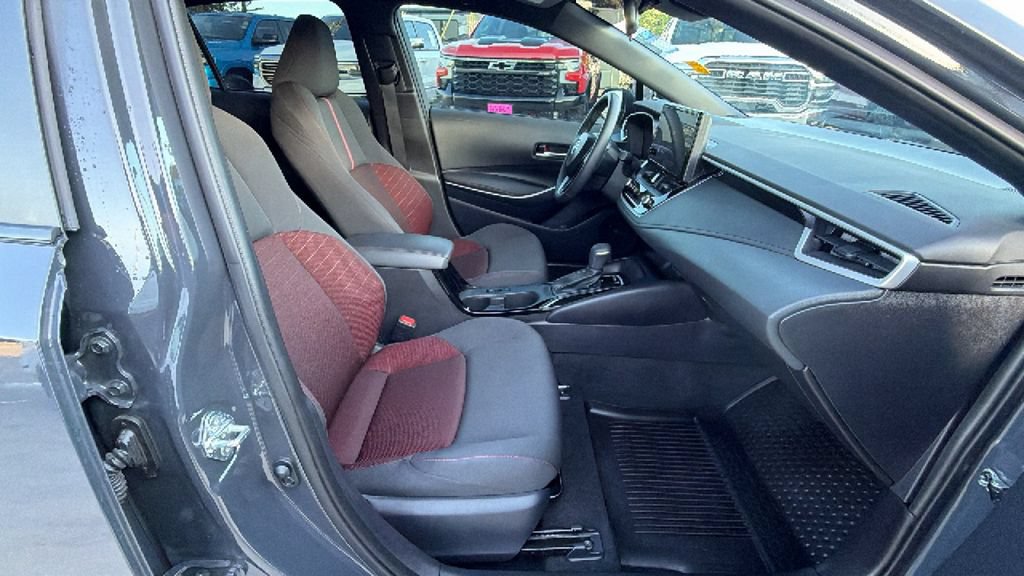 Used 2025 Toyota Corolla SE FWD image 28