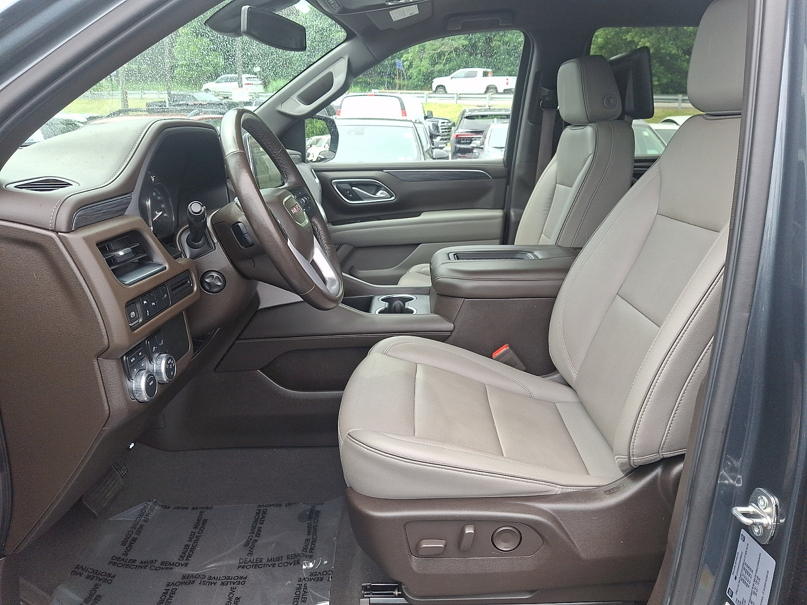 Used 2021 GMC Yukon SLT w/ Rear Media and Nav Package AWD/4WD image 13