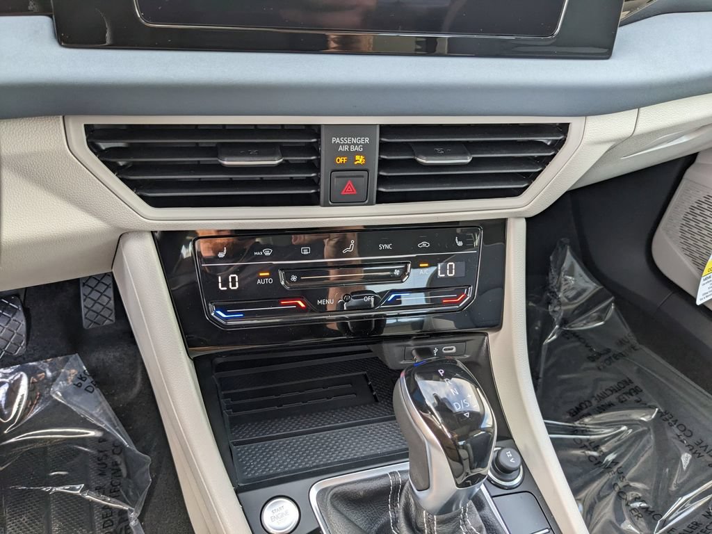 New 2026 Volkswagen Jetta SE FWD image 18