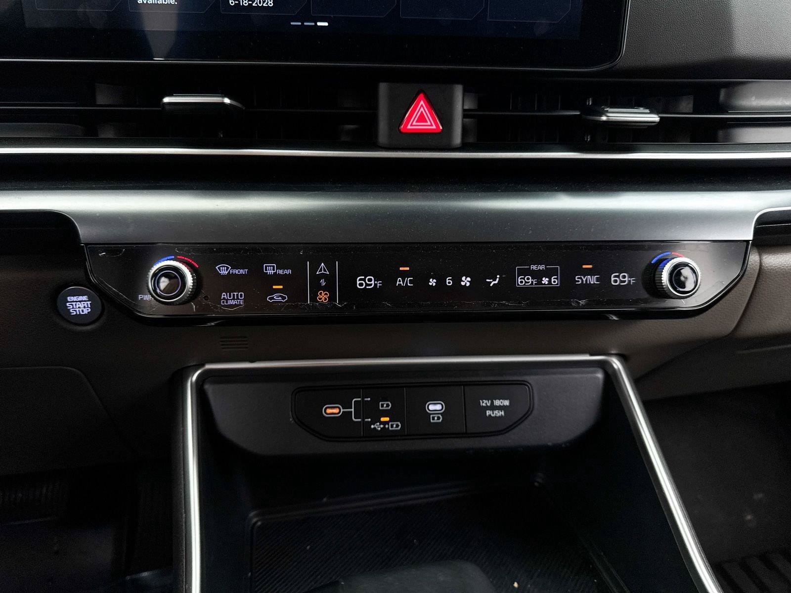 Used 2026 Kia Carnival FWD image 26