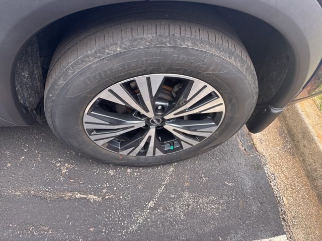 Used 2023 Nissan Rogue SV w/ SV Premium B Package image 8