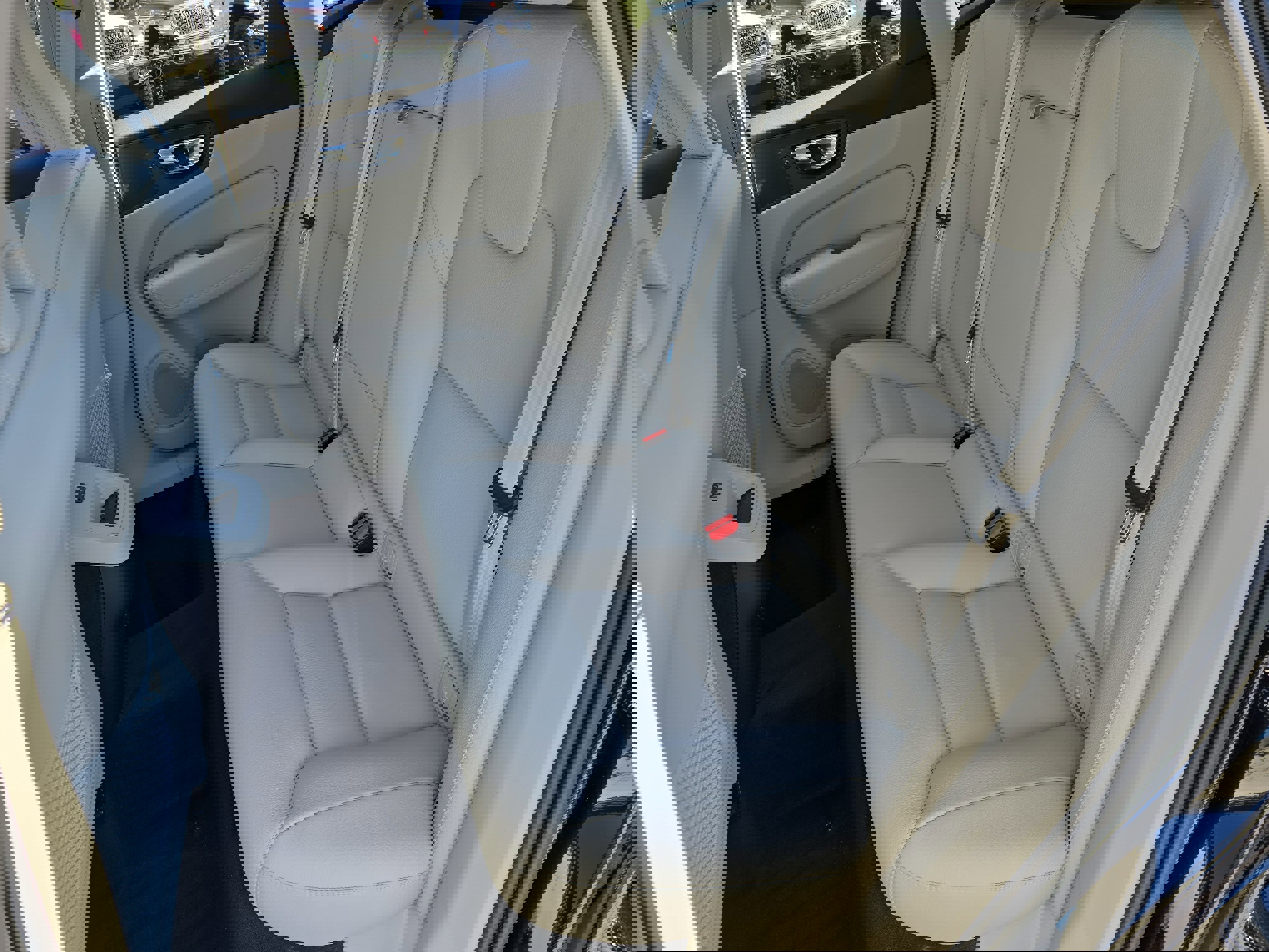 Used 2023 Volvo XC60 B5 Plus w/ Climate Package image 14