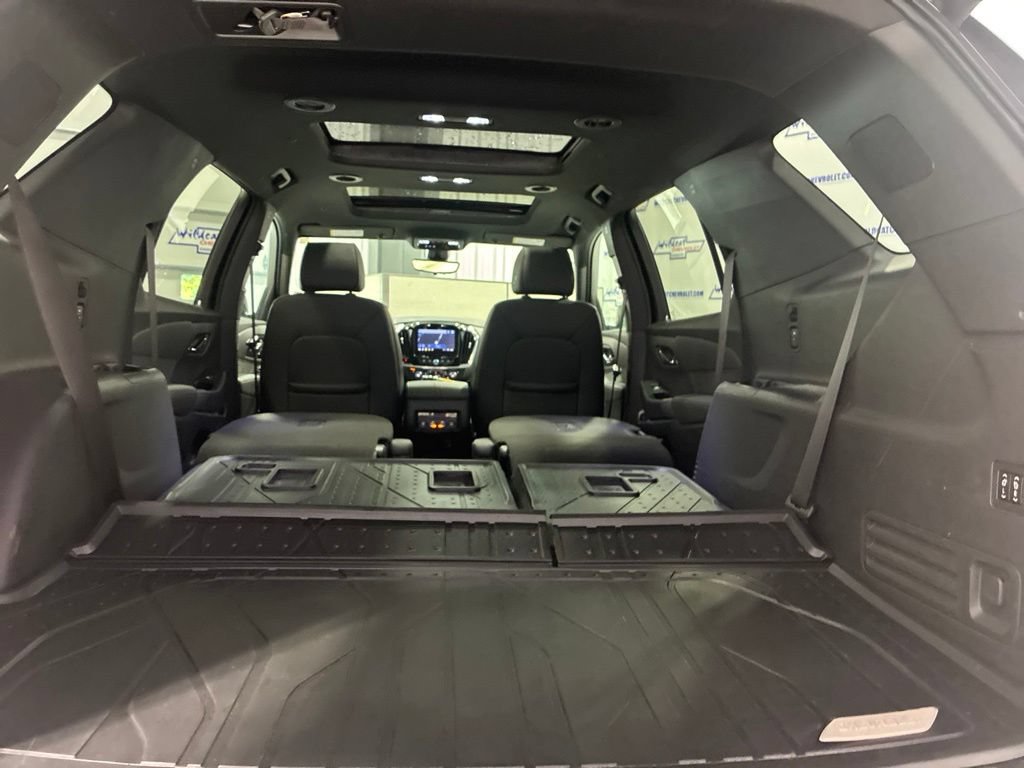 Used 2023 Chevrolet Traverse High Country w/ LPO, Floor Liner Package AWD/4WD image 44