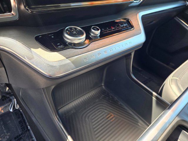 Certified 2025 Ford Expedition Platinum AWD/4WD image 24