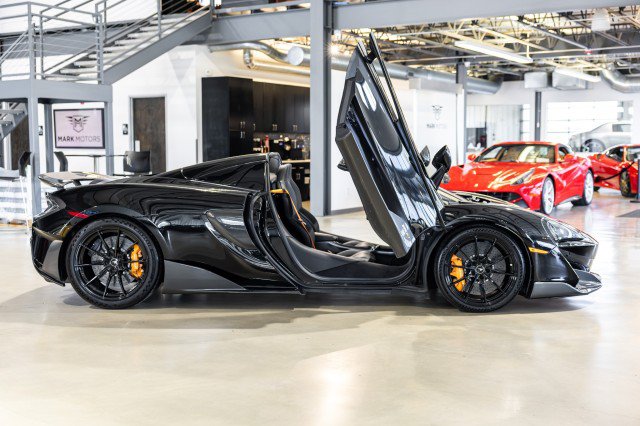 Used 2020 McLaren 600LT Spider RWD image 7