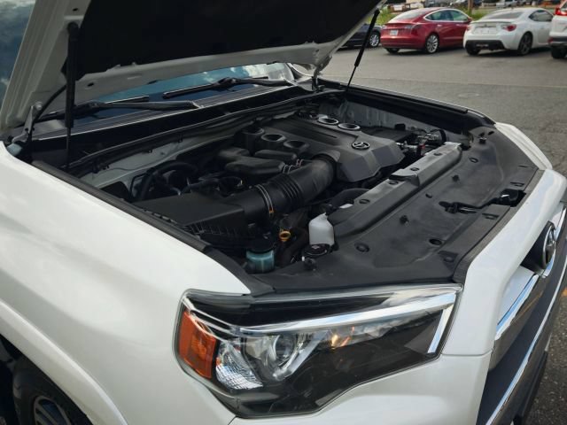 Used 2017 Toyota 4Runner Limited AWD/4WD image 51