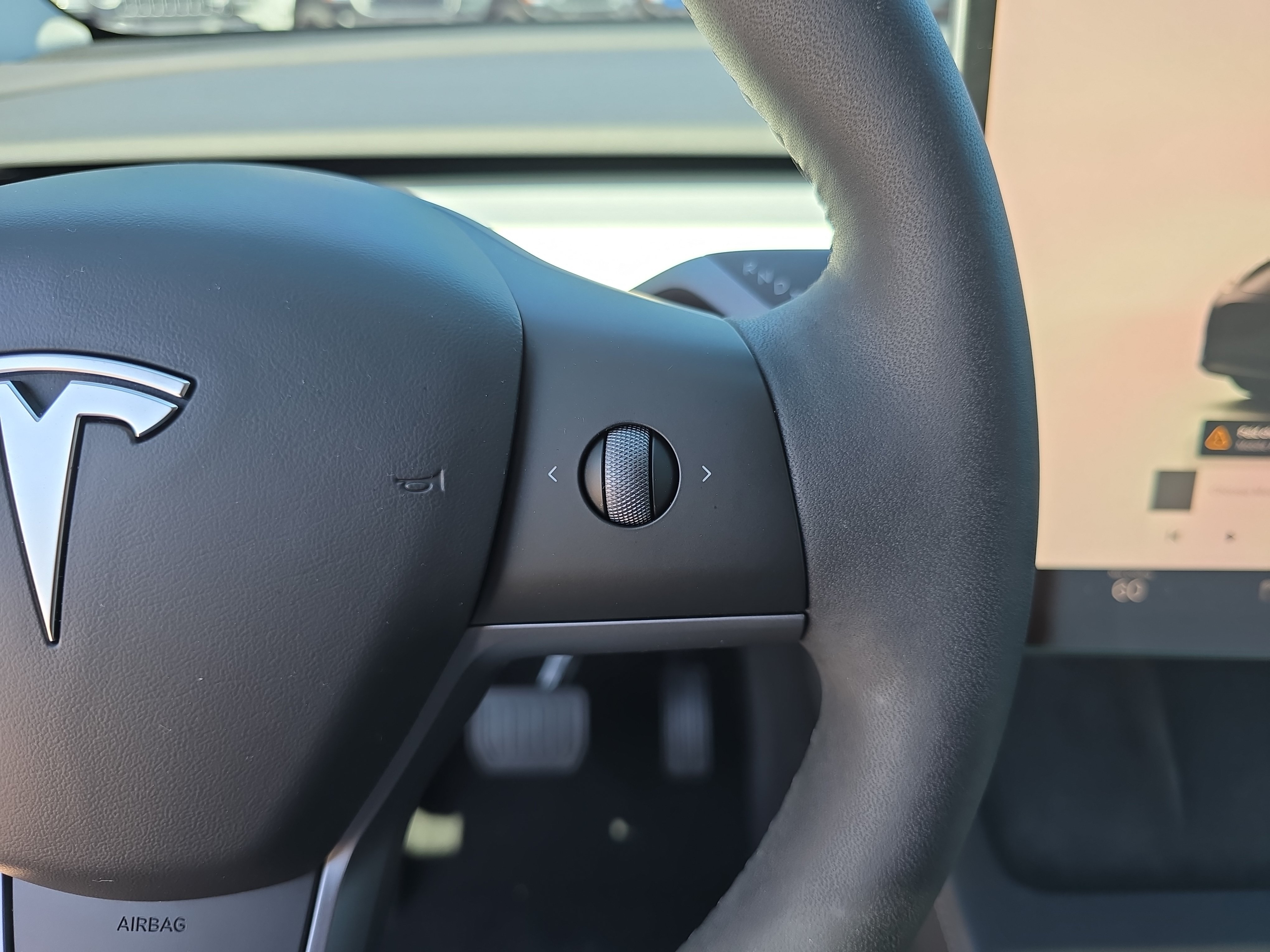 Used 2024 Tesla Model Y Long Range AWD/4WD image 18