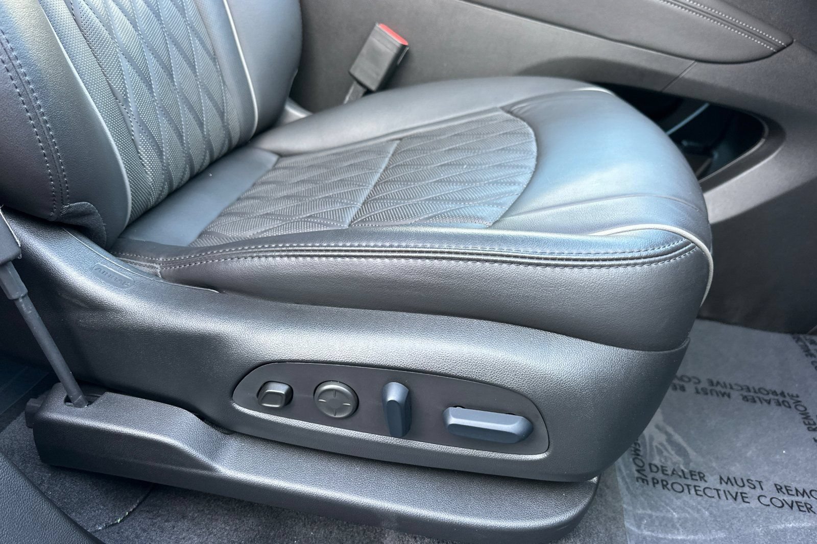 Certified 2024 Buick Enclave Avenir FWD image 25
