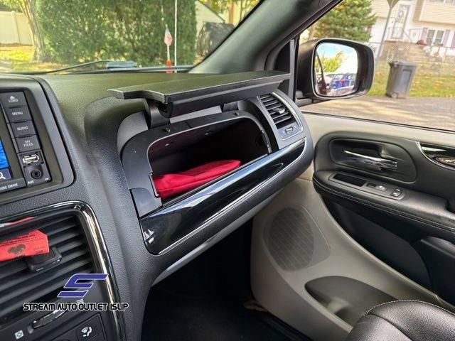 Used 2019 Dodge Grand Caravan SXT image 47