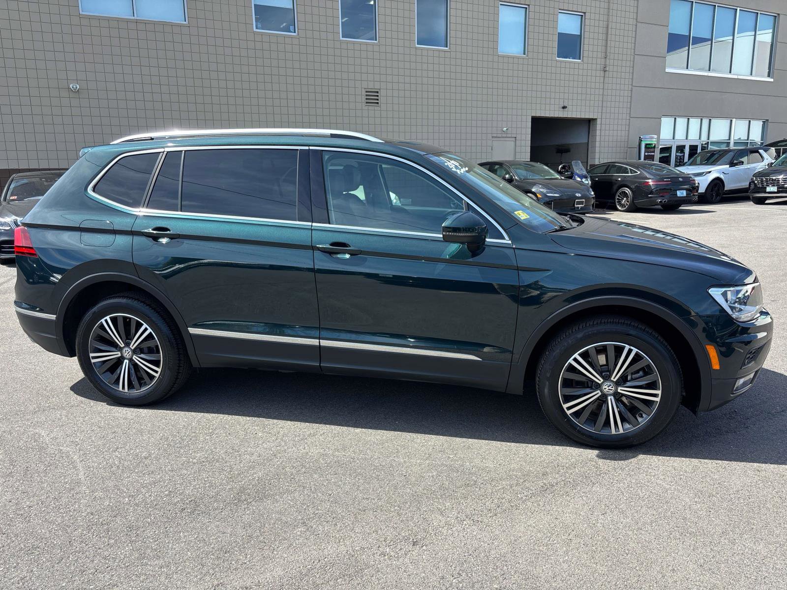 Used 2019 Volkswagen Tiguan SEL AWD/4WD image 6