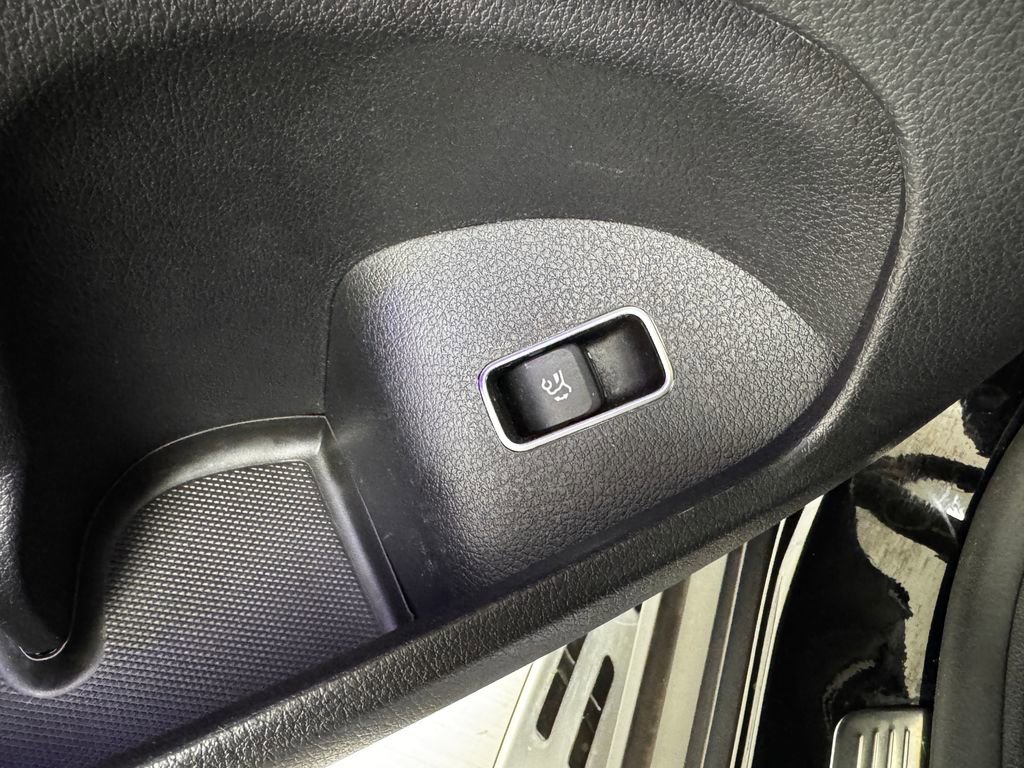 Used 2022 Mercedes-Benz GLE 350 4MATIC image 32