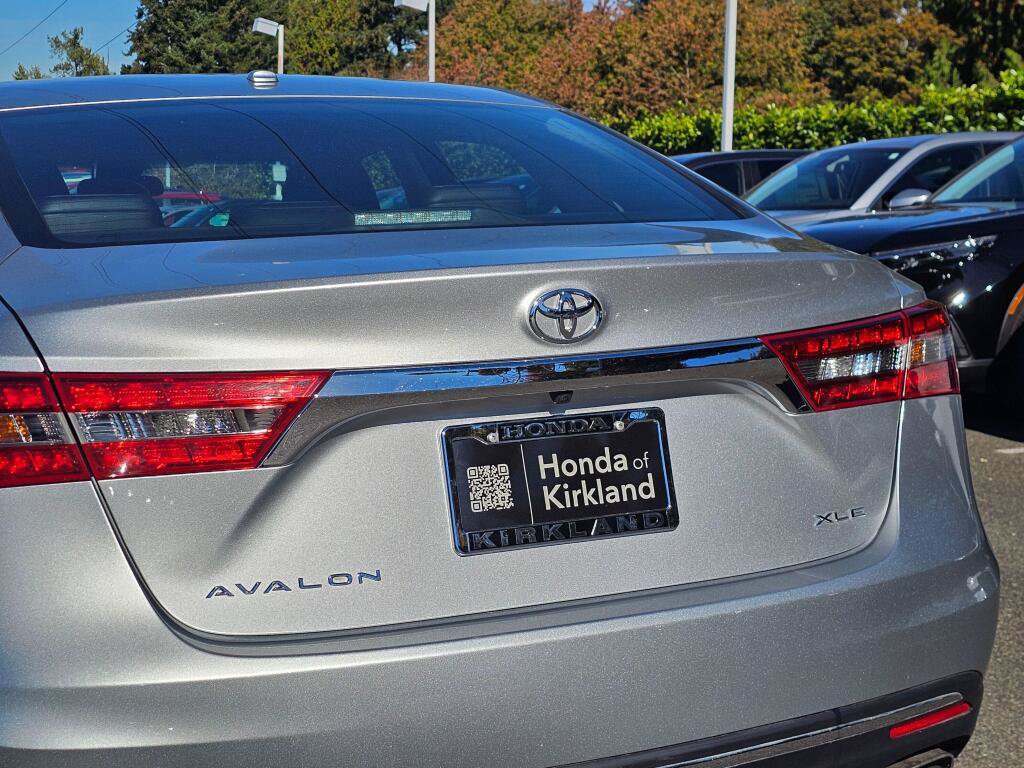 Used 2017 Toyota Avalon XLE w/ Carpet Mat Package FWD image 15
